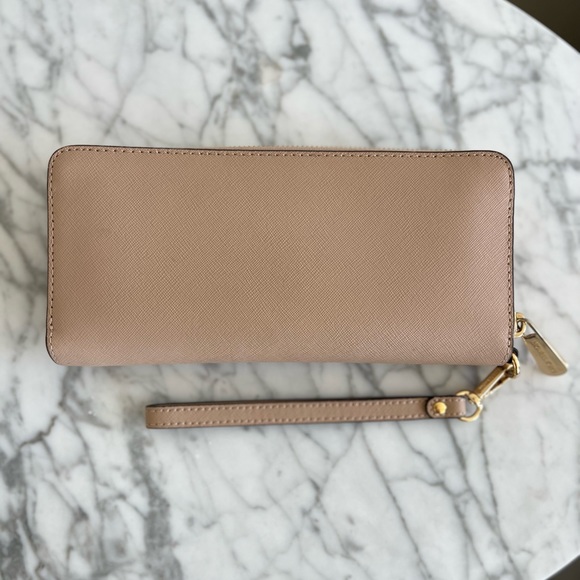 MICHAEL MICHAEL KORS
Leather Continental Wristlet - Picture 3 of 10